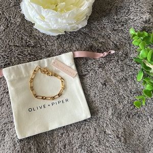 NWT 💛 Olive + Piper 💛 Figaro Bracelet